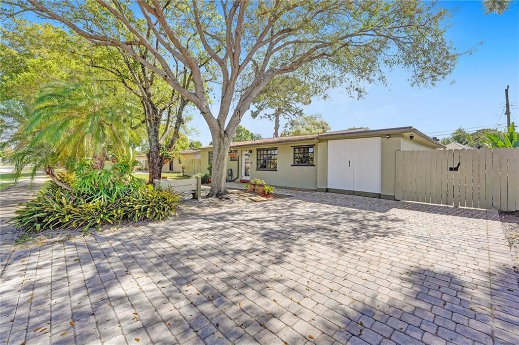 Photo of 3440 SW 19th Street, Fort Lauderdale, FL 33312 (MLS # F10271462)