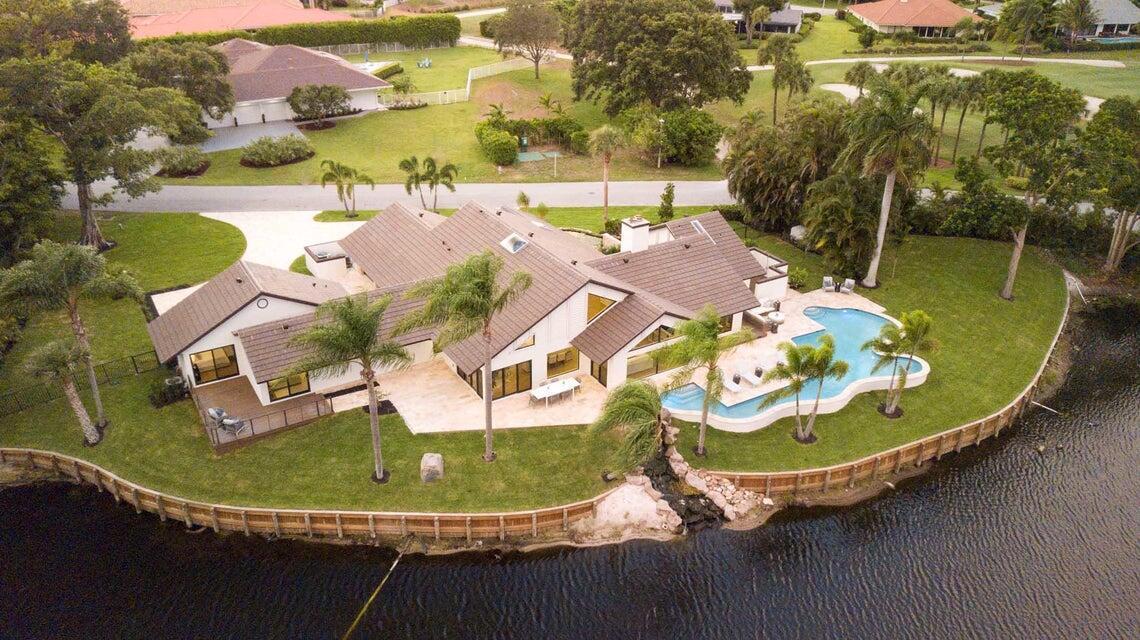 910 Greensward Lane
