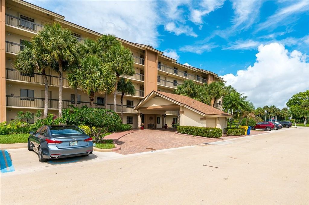 Photo of 501 Seafarer Cir #203, Jupiter, FL 33477 (MLS # F10383518)