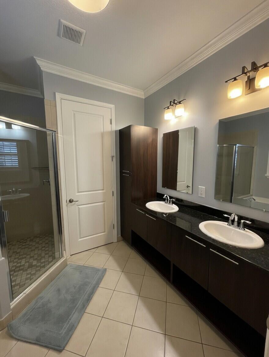 CENTRA BLUE LAKE TOWNHOMES - Residential