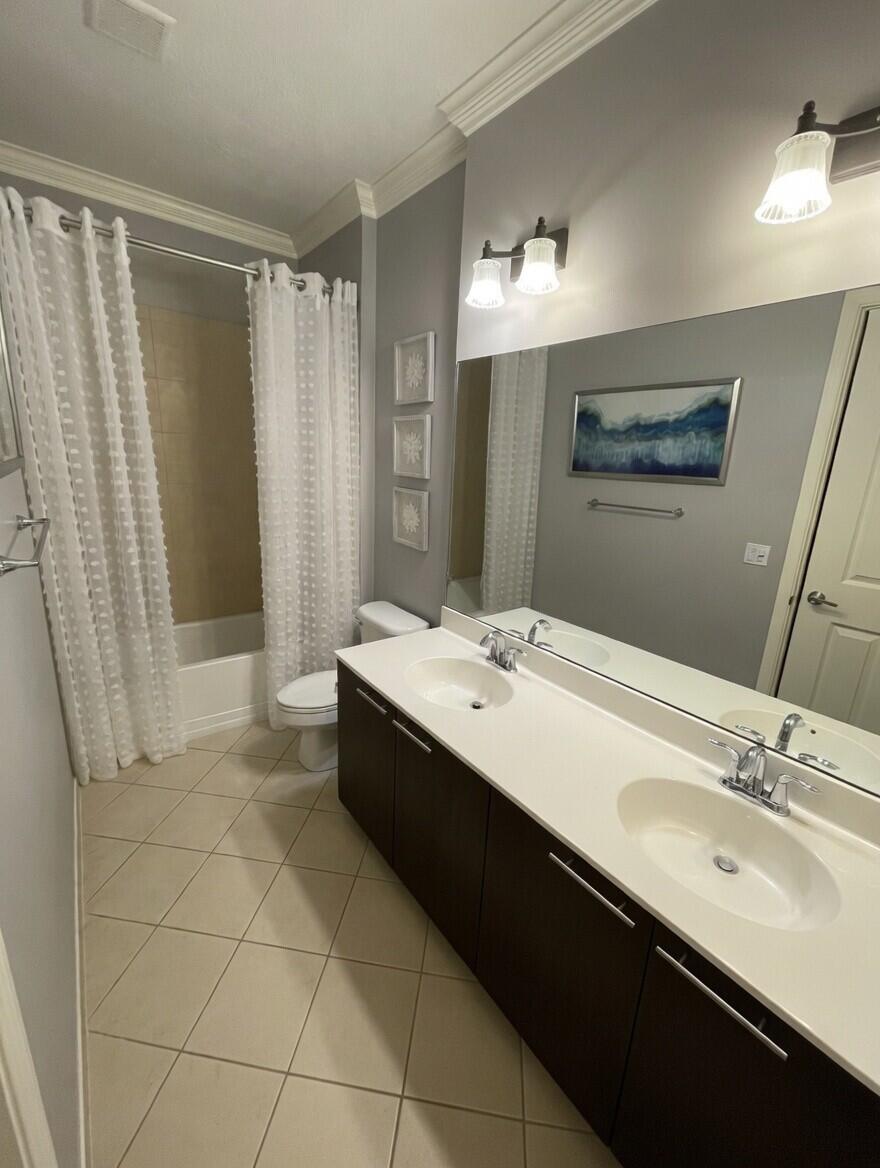 CENTRA BLUE LAKE TOWNHOMES - Residential