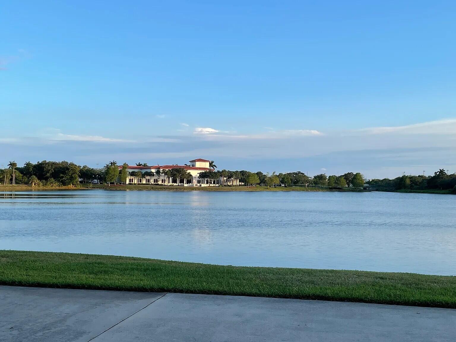 CENTRA BLUE LAKE TOWNHOMES - Residential