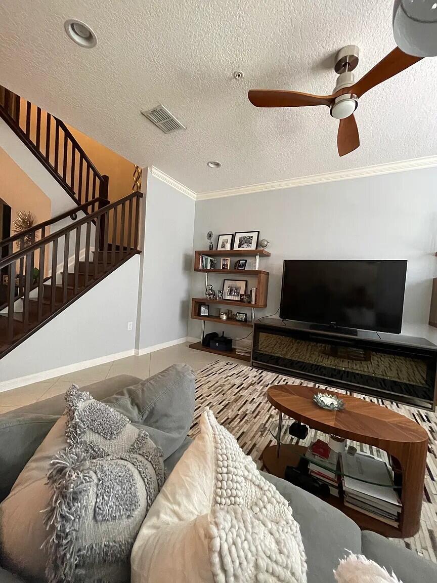 CENTRA BLUE LAKE TOWNHOMES - Residential
