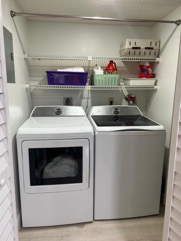 Country Club Apts at Bona - Residential