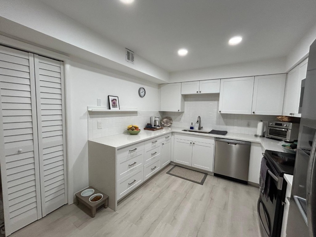 Country Club Apts at Bona - Residential