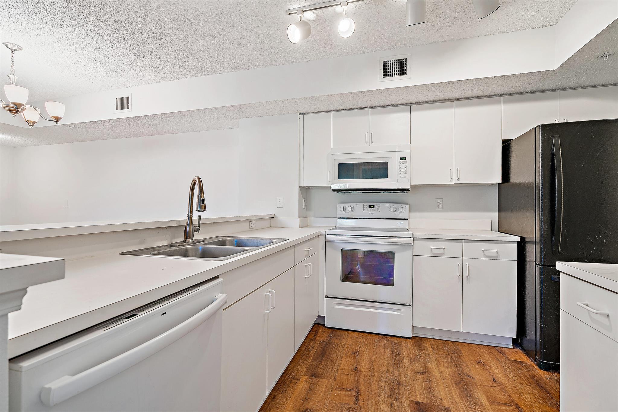 LIGHTHOUSE COVE AT TEQUES - Residential