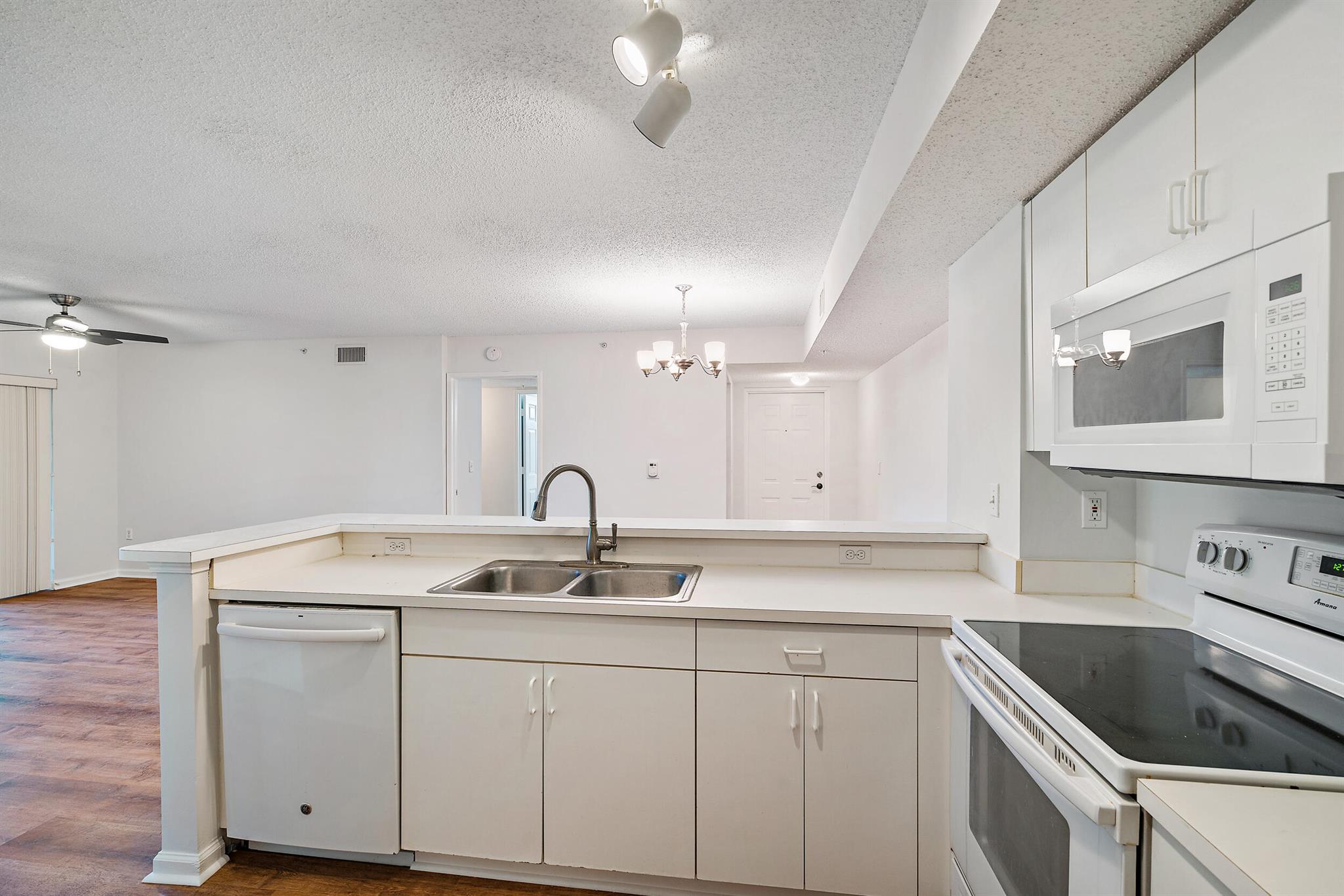 LIGHTHOUSE COVE AT TEQUES - Residential
