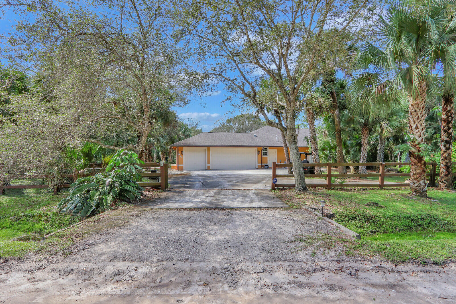 Palm Beach Country Estates - Residential