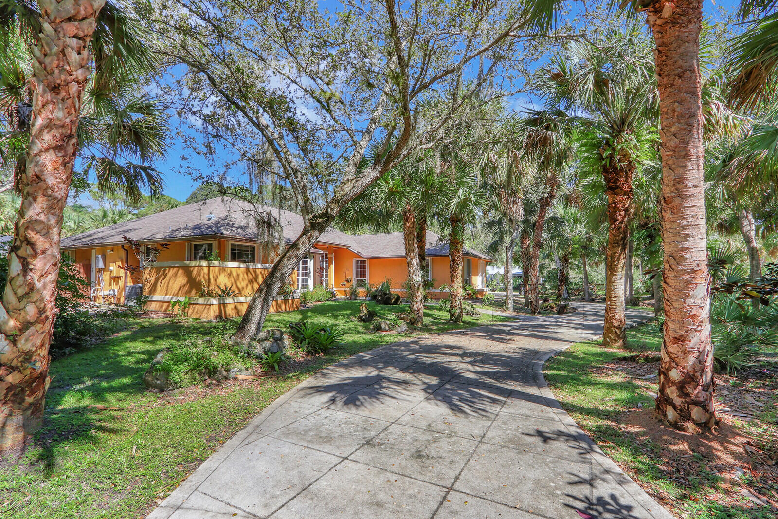 Palm Beach Country Estates - Residential