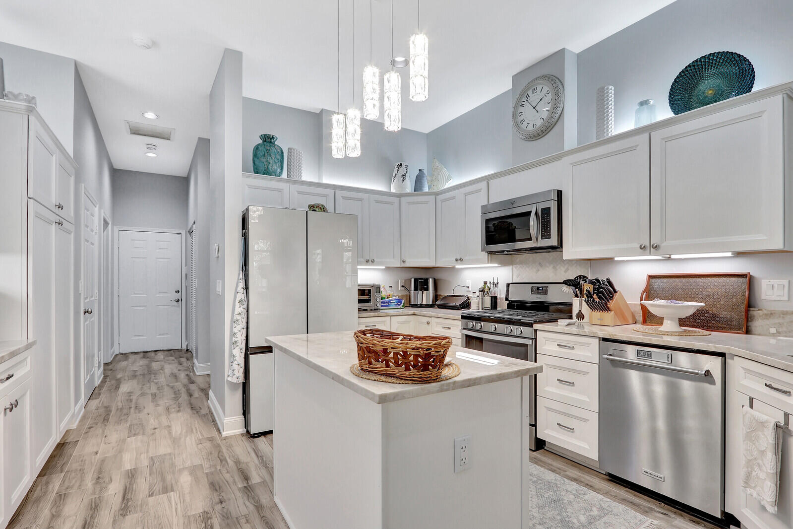 Palm Beach Country Estates - Residential