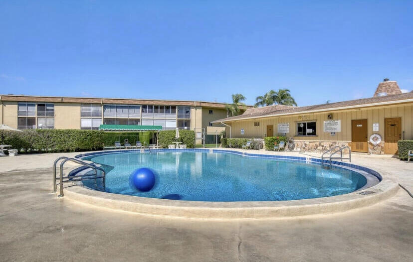 VILLAGE GREEN COVENTRY CONDO - Residential Lease