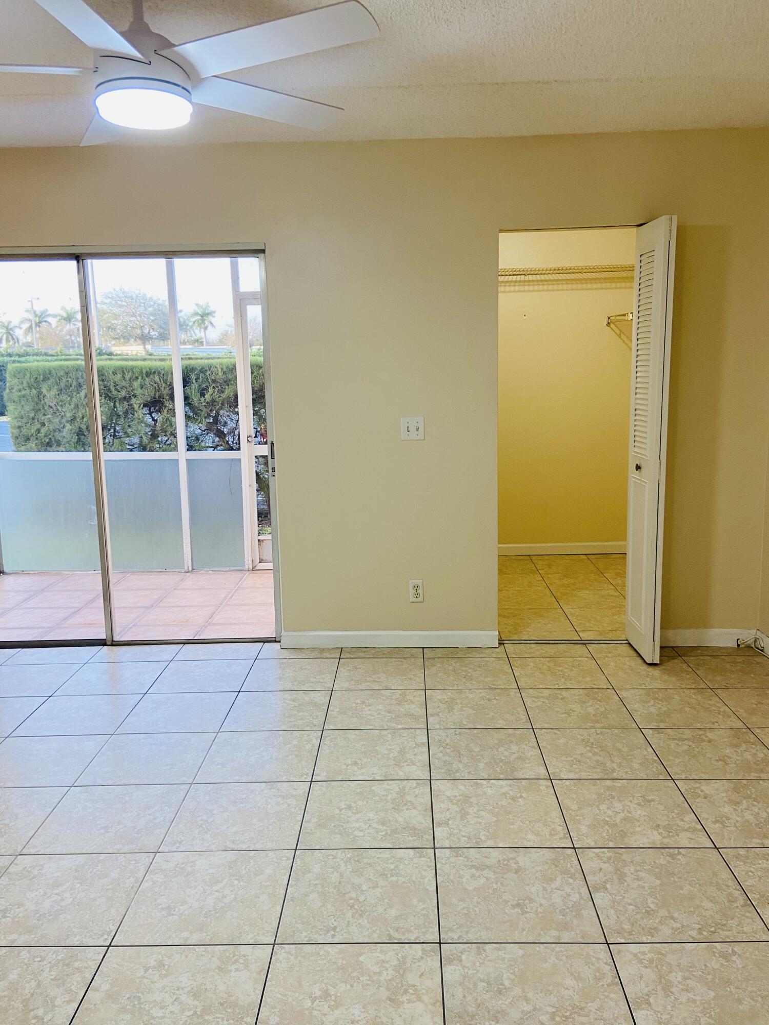 VILLAGE GREEN COVENTRY CONDO - Residential Lease