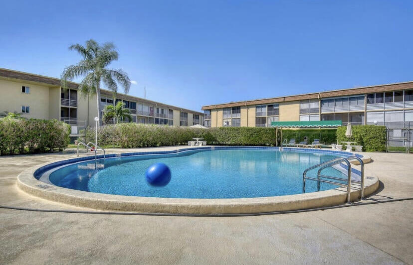 VILLAGE GREEN COVENTRY CONDO - Residential Lease