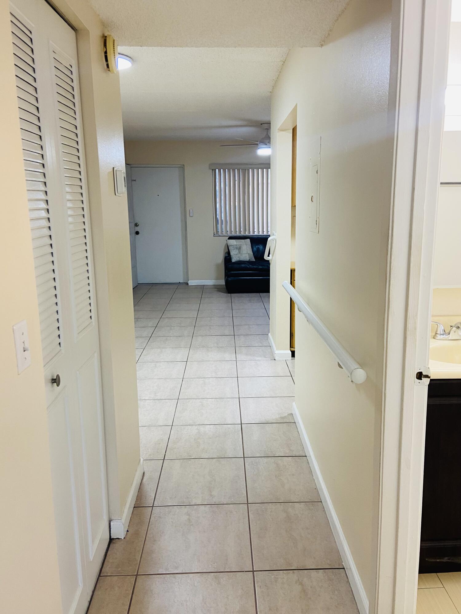 VILLAGE GREEN COVENTRY CONDO - Residential Lease