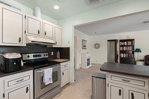 Tiny photo for 2867 SE 1st Court, Boynton Beach, FL 33435 (MLS # B26090572)