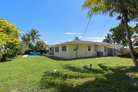 Tiny photo for 2867 SE 1st Court, Boynton Beach, FL 33435 (MLS # B26090572)