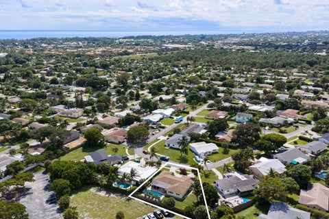 Tiny photo for 2867 SE 1st Court, Boynton Beach, FL 33435 (MLS # B26090572)