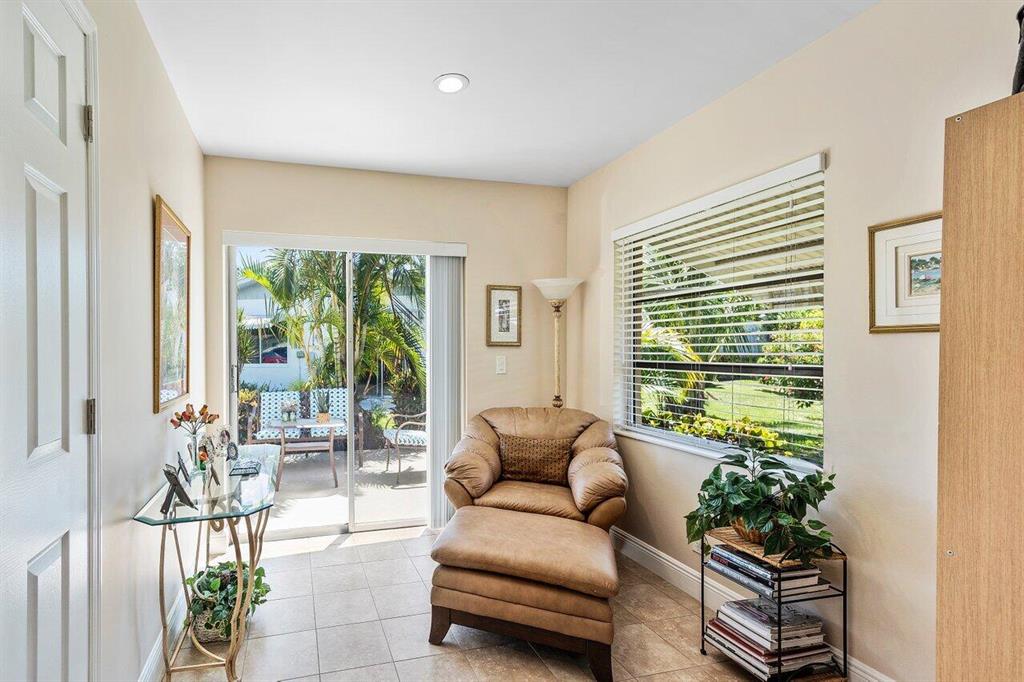 DELRAY VILLAS - Residential