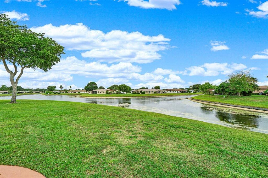 DELRAY VILLAS - Residential