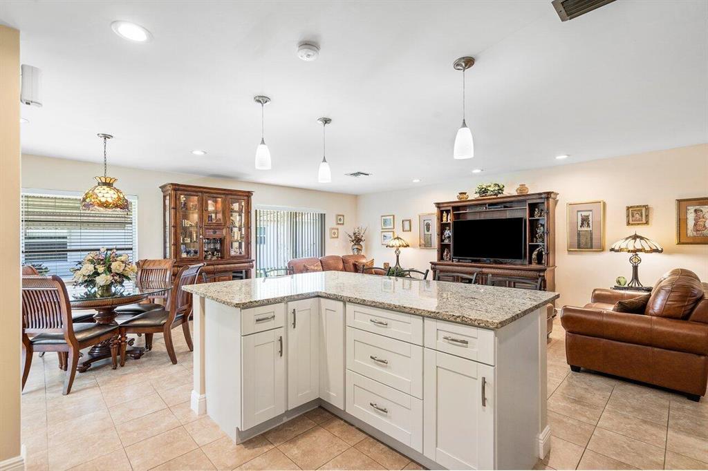 DELRAY VILLAS - Residential