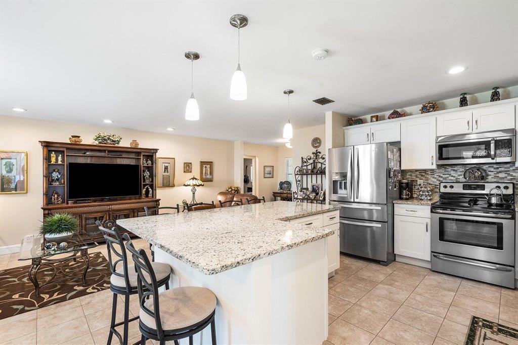 DELRAY VILLAS - Residential