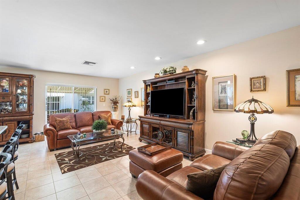 DELRAY VILLAS - Residential