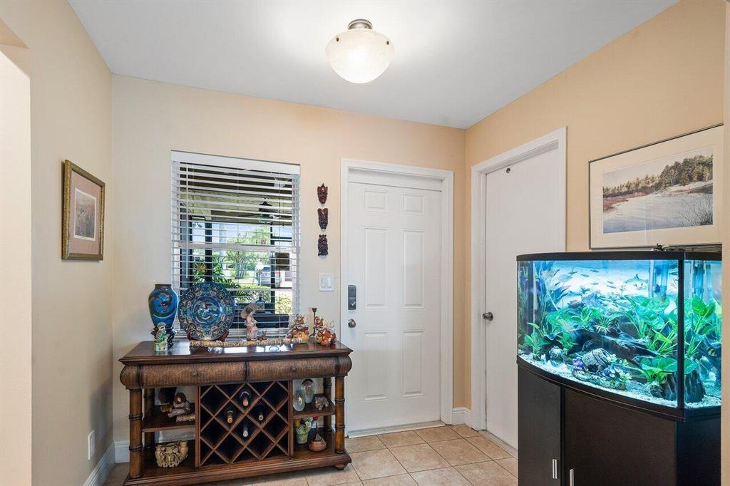 DELRAY VILLAS - Residential