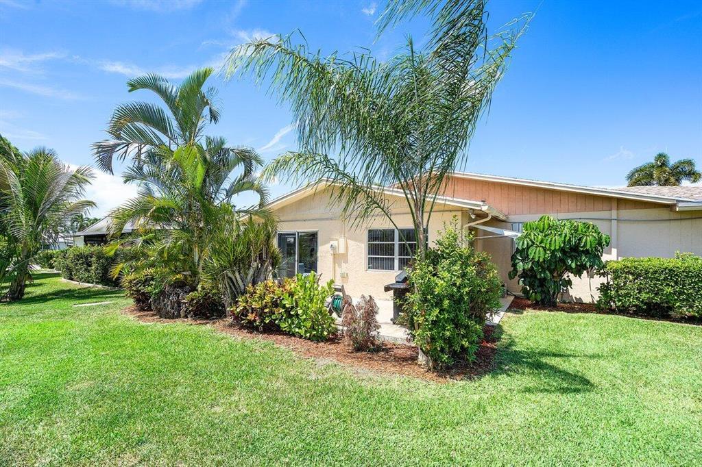 DELRAY VILLAS - Residential