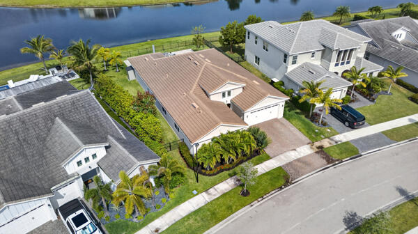 MEADOWS OF WESTLAKE - Residential