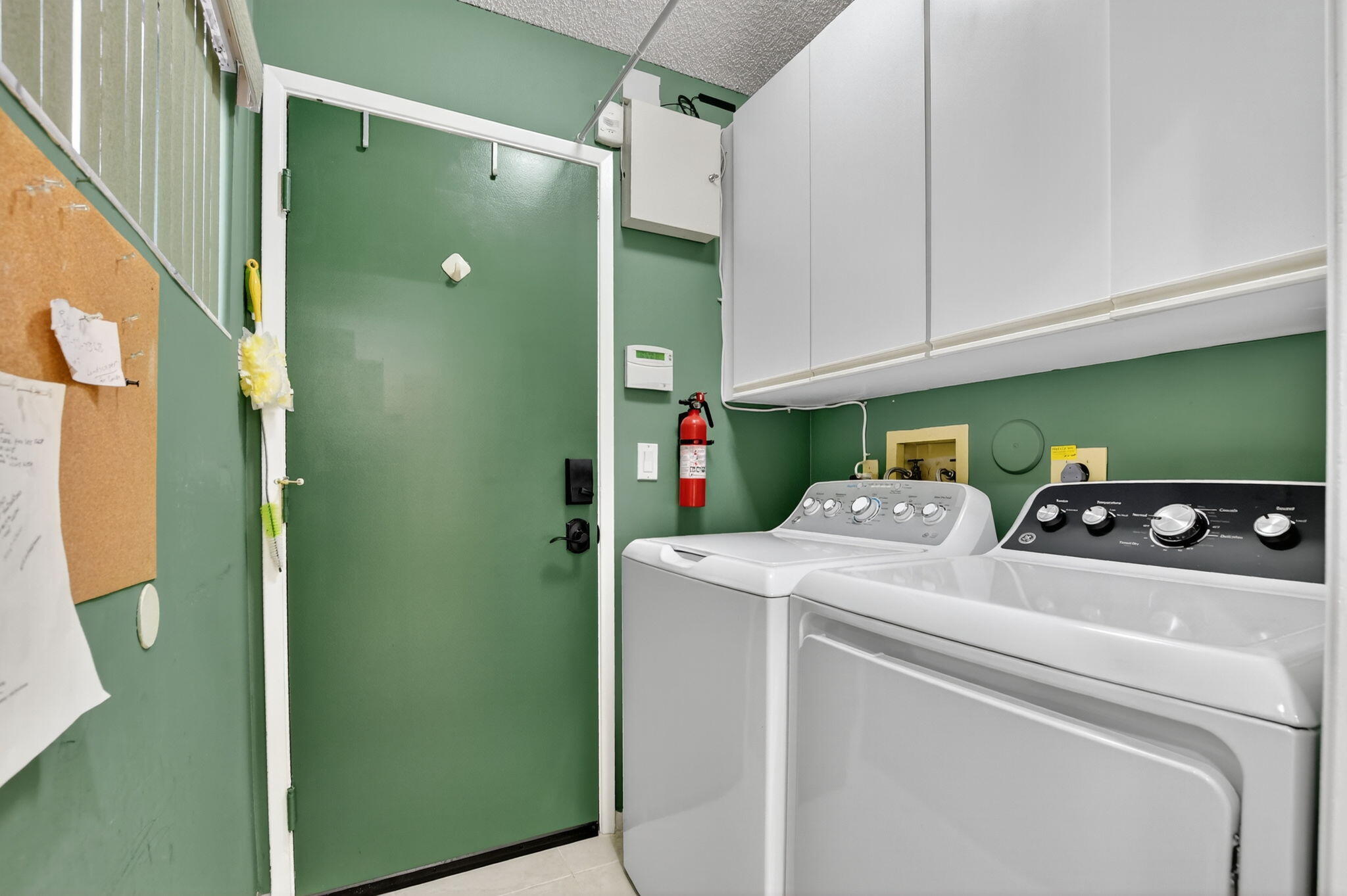 HUNTINGTON POINTE - Residential Lease