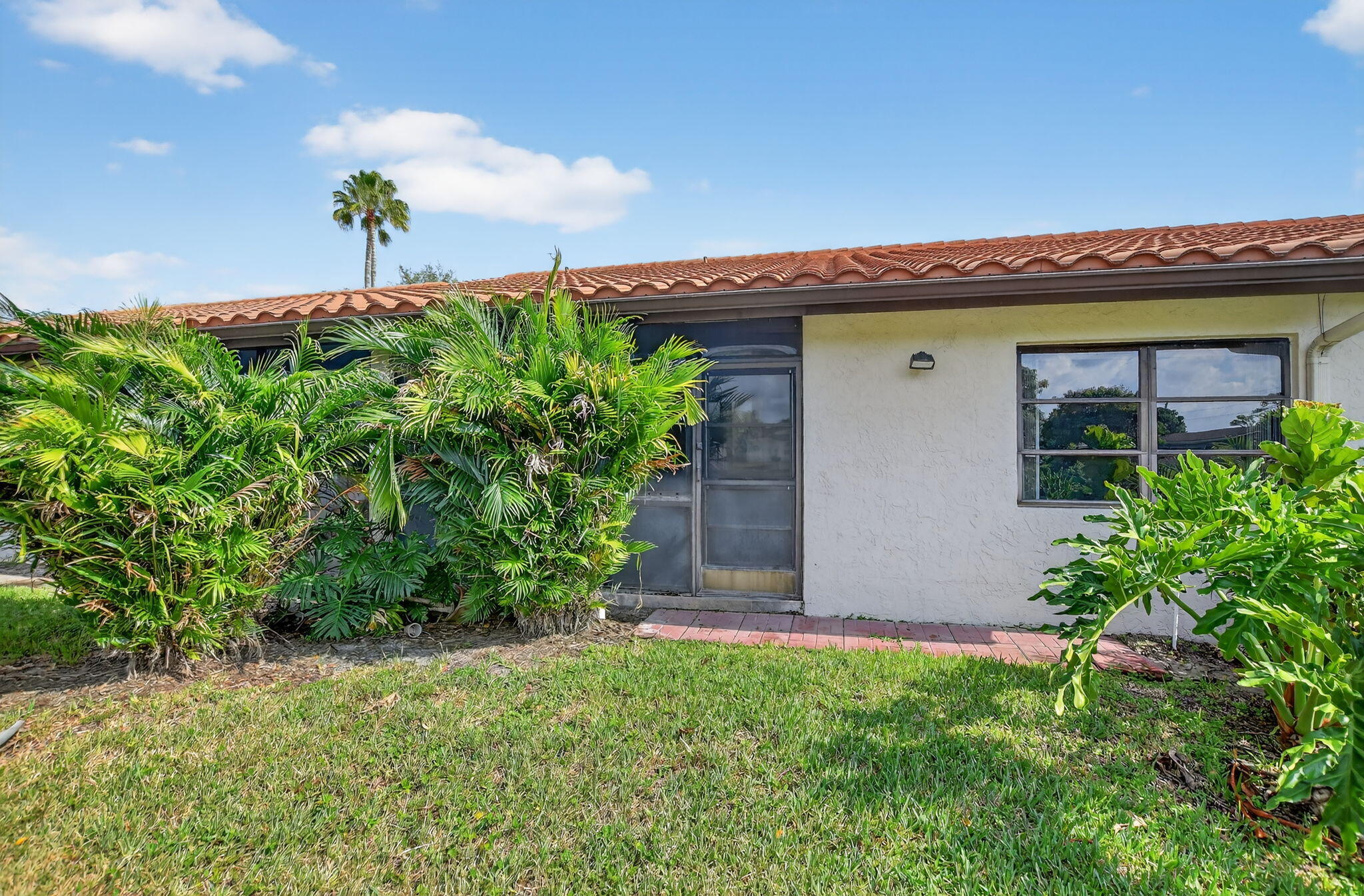 HUNTINGTON POINTE - Residential Lease