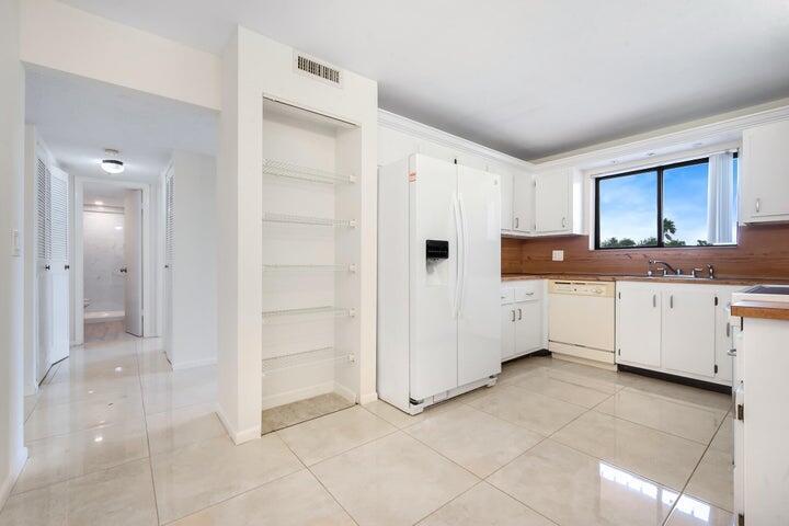 SUNRISE OF PALM BEACH CON - Residential Lease