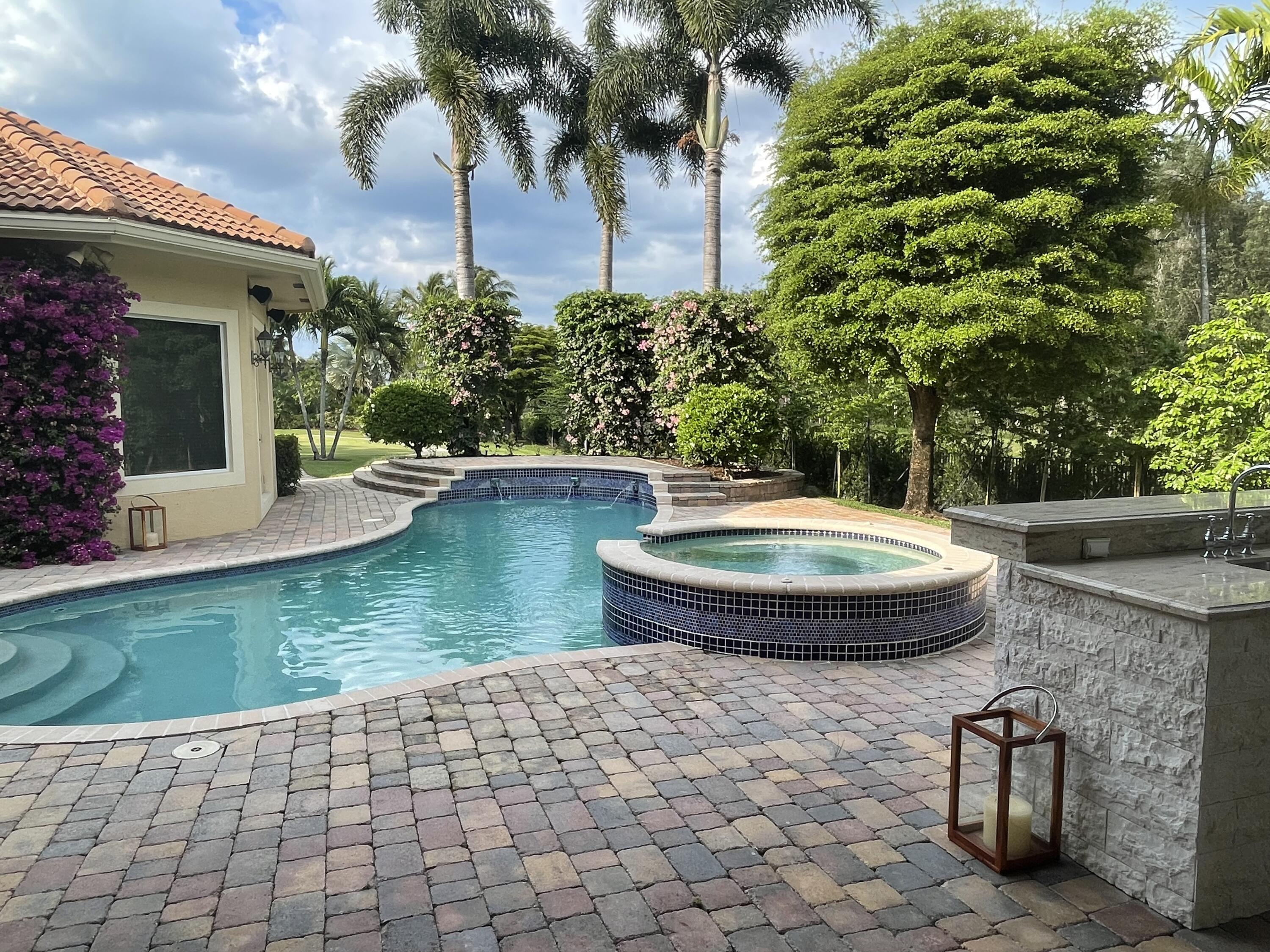 EQUESTRIAN CLUB ESTATES 1 - Residential