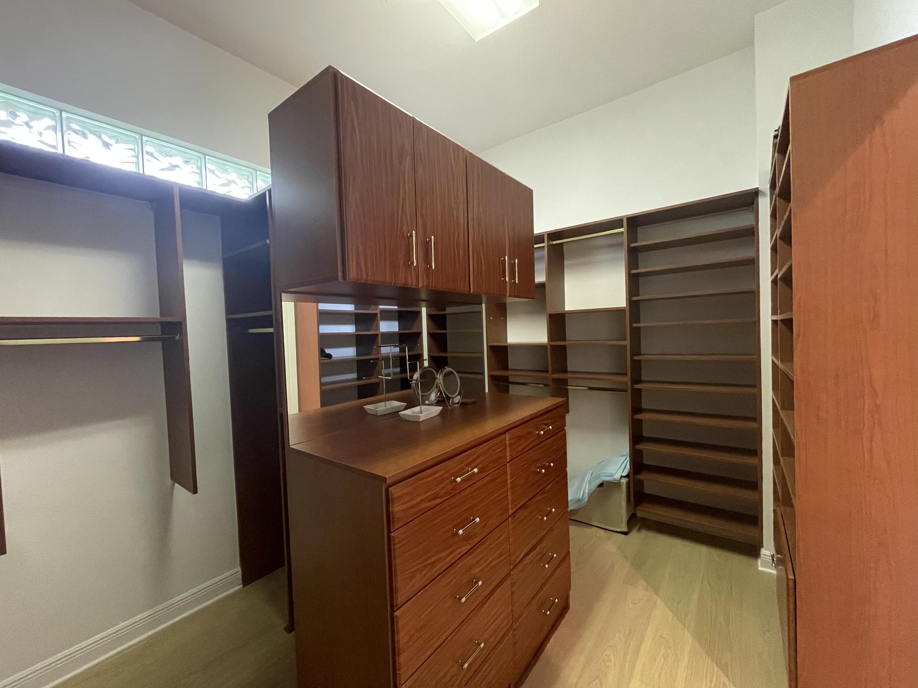 EQUESTRIAN CLUB ESTATES 1 - Residential