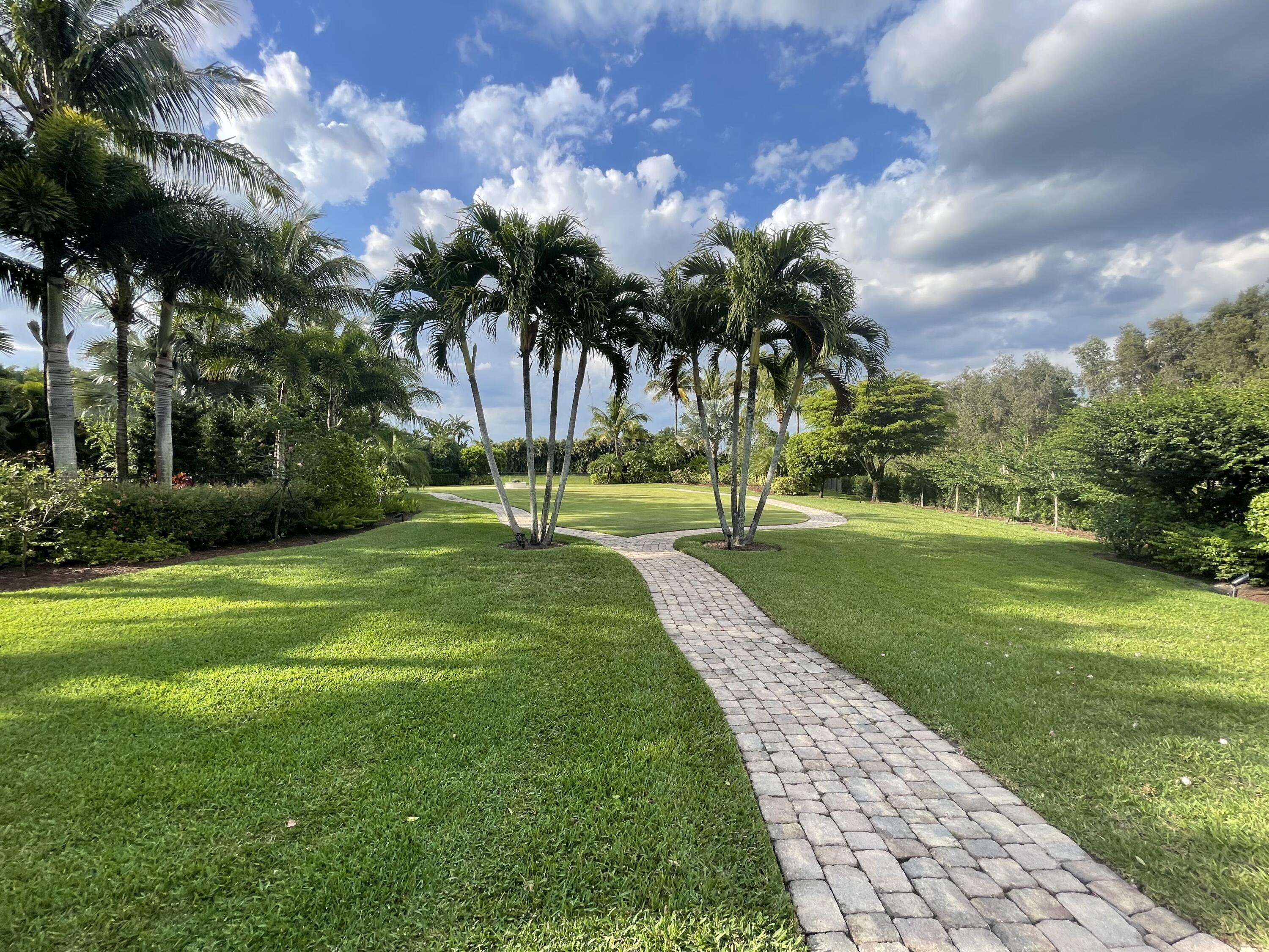 EQUESTRIAN CLUB ESTATES 1 - Residential