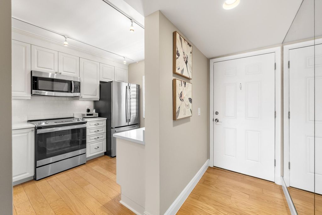 Photo of 1301 Seafarer Circle #405, Jupiter, FL 33477 (MLS # R11164546)