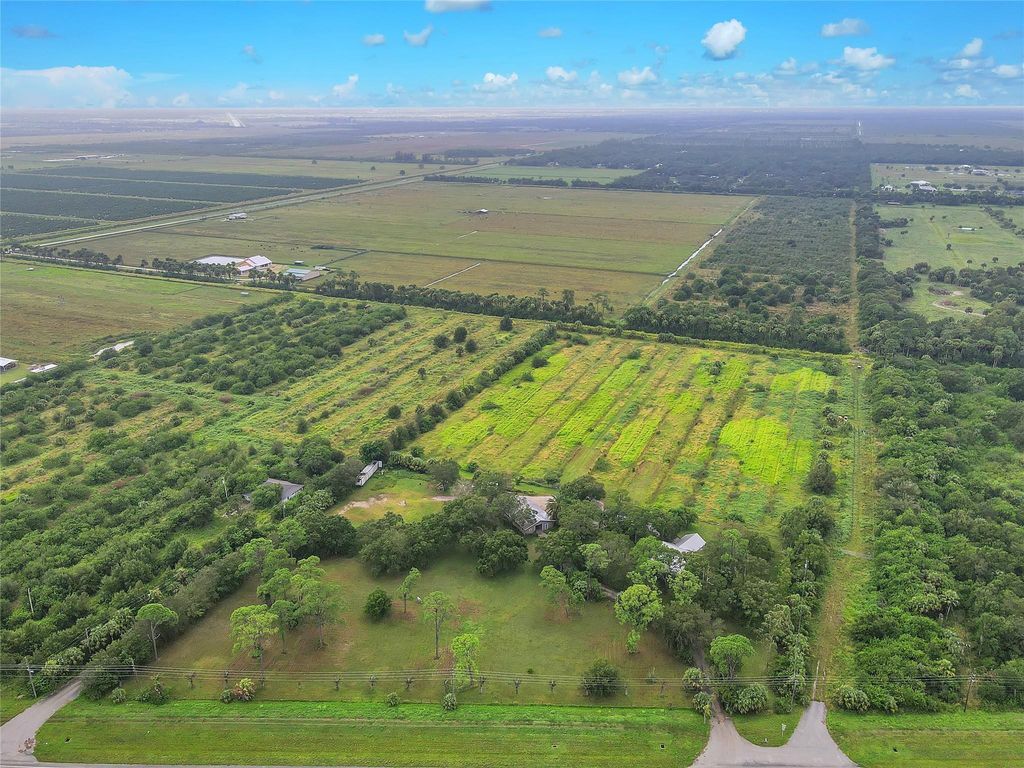 Photo of 17505 Okeechobee Road, Fort Pierce, FL 34945 (MLS # F10482889)