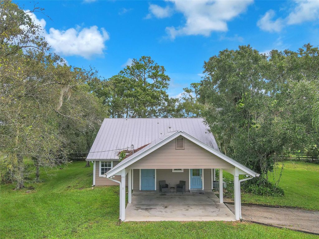 Photo of 17505 Okeechobee Road, Fort Pierce, FL 34945 (MLS # F10482889)