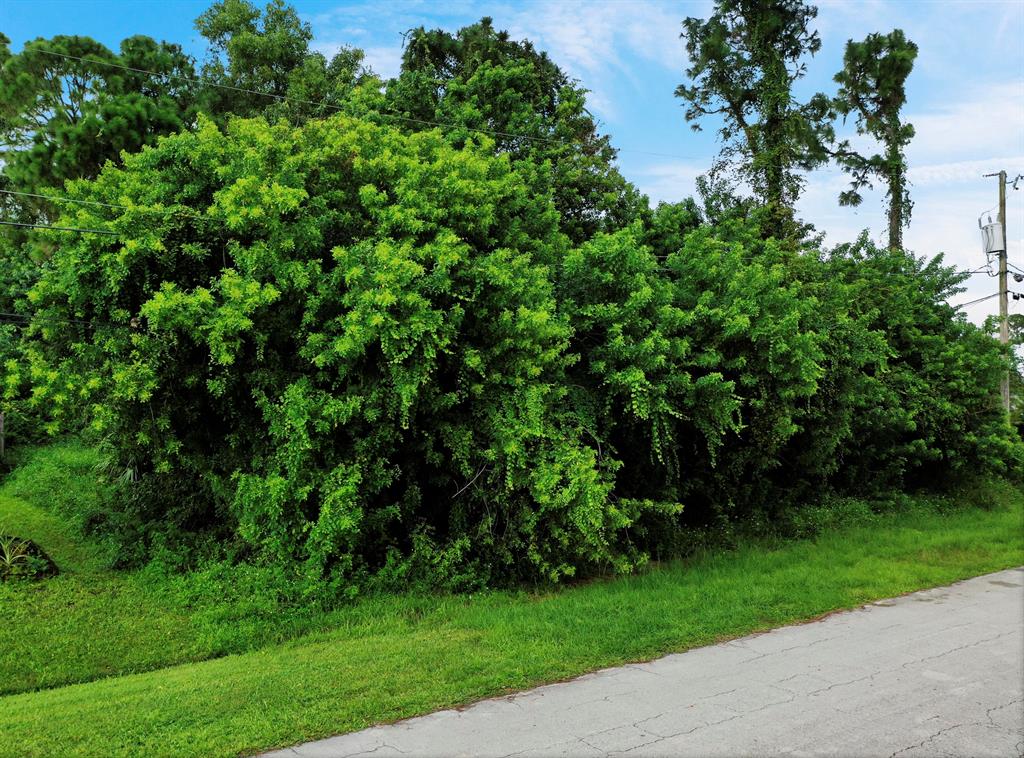 This Lot is waiting for you to Build your New Dream Home! Canal in the back for added Privacy! Area is mostly Newer homes and Ideal Location for those who have to commute and need access to Turnpike or 95!