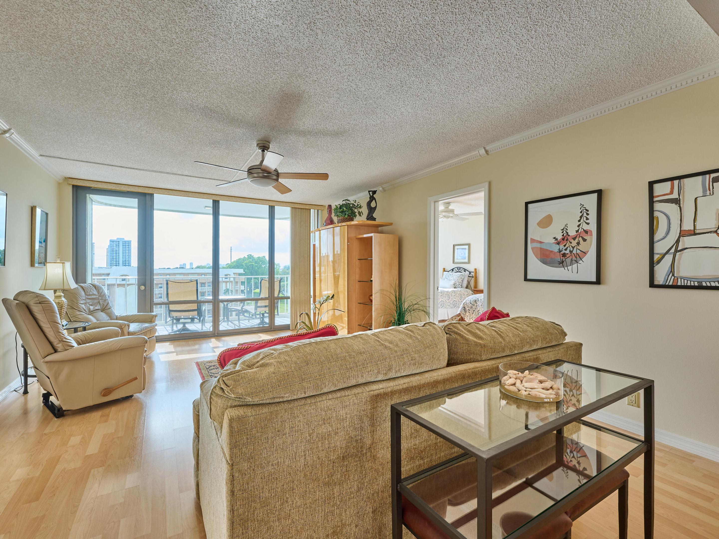 GEMINI CONDO - Residential