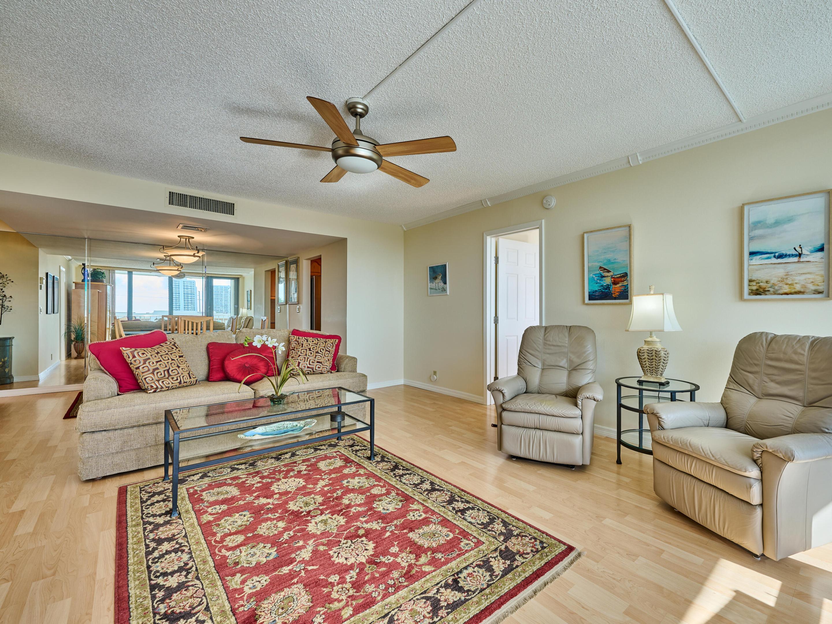 GEMINI CONDO - Residential