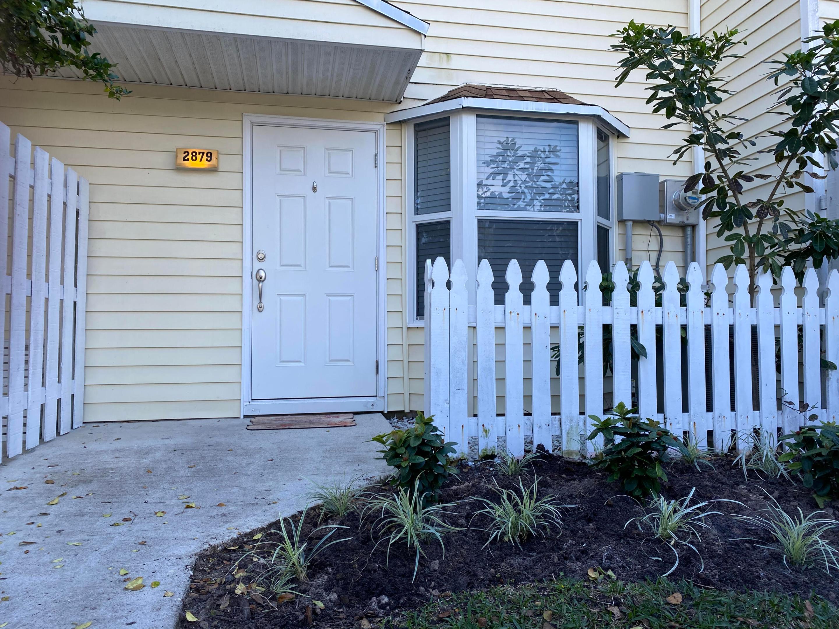 2879 NE 15th Street