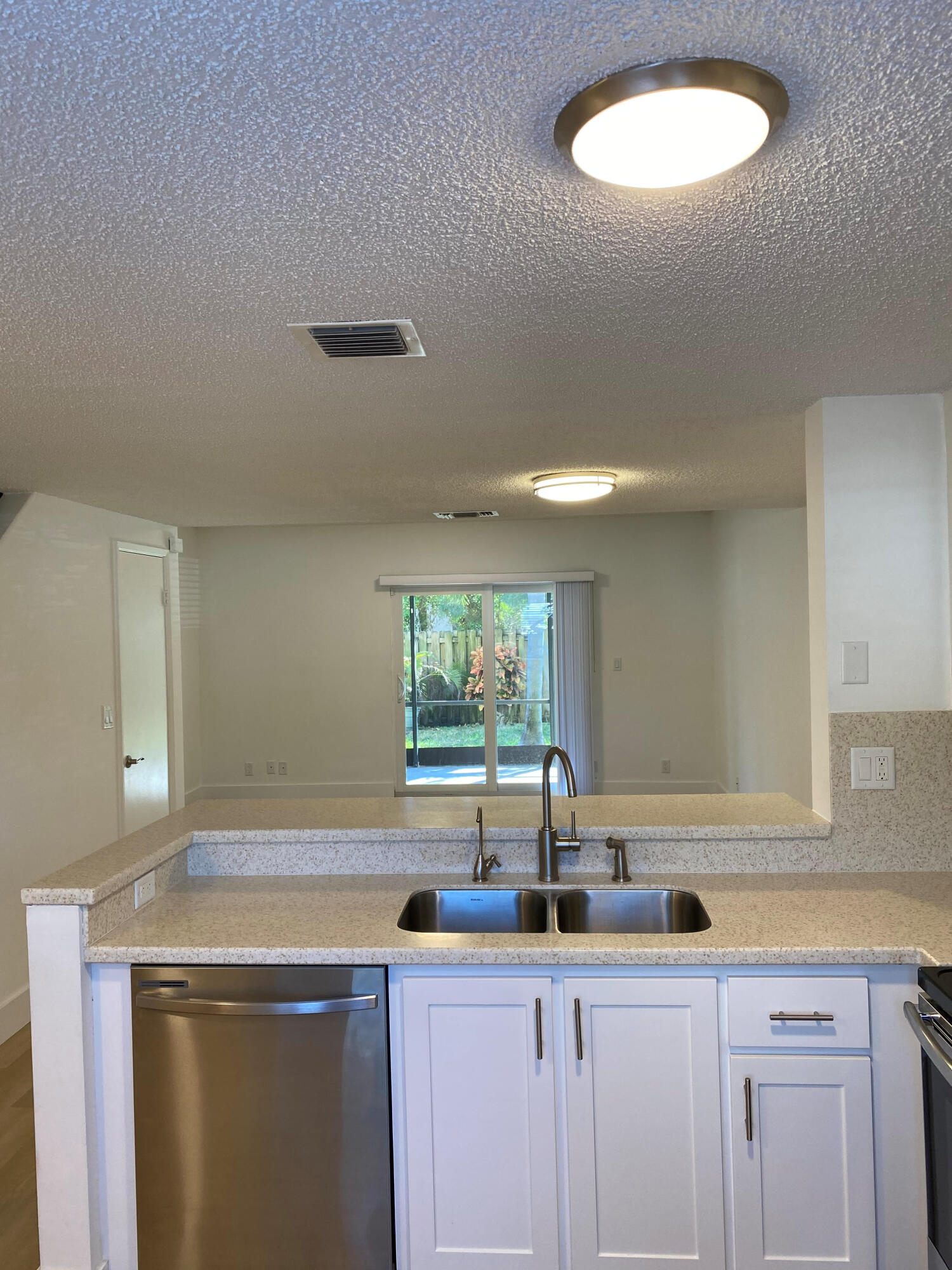 SUN HARBOUR - Residential Lease
