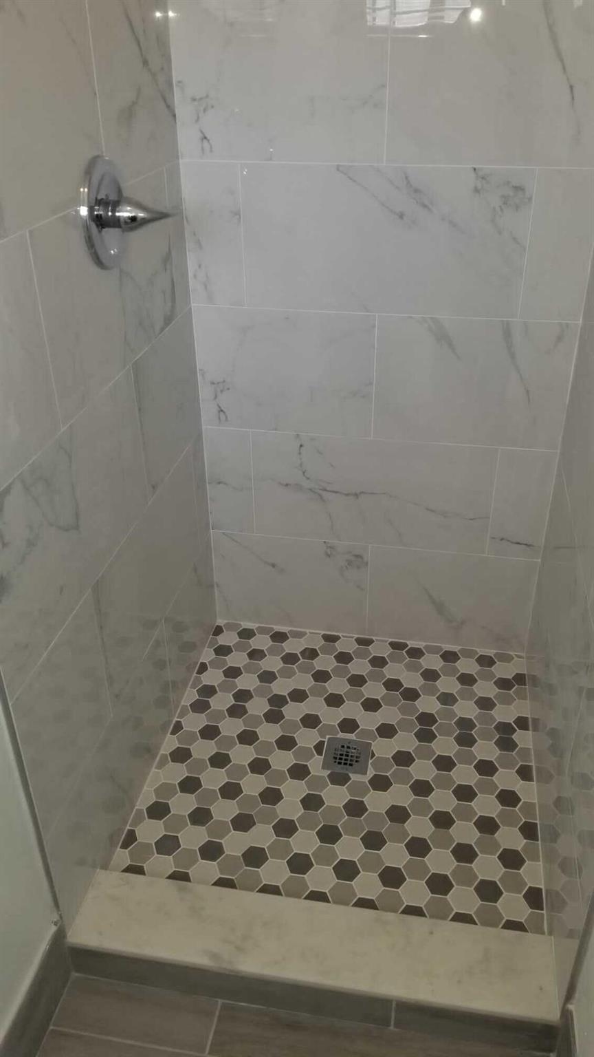Property still with tenant till end of July 31, so showing is per appointment availability only! Great 2/2 second floor corner condo unit in prime location, overlooking the pool with a screened balcony that also has extra storage. Modern open floor plan, Washer & dryer in unit, central A/C, vaulted ceiling, new modern tile floors, new vanity, walk in closet, new modern shower. Excellent kept quiet community with a private pool just for the building. Centrally located to many restaurants & shops. Centrally located; Close to great restaurants and major shopping. Tenant pays all utilities. $200 community deposit (refundable)