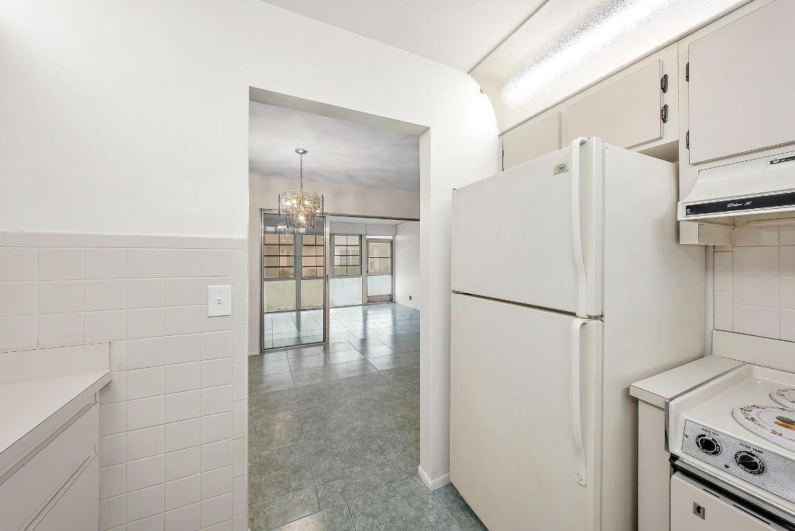 CRESTHAVEN TOWNHOMES SEC 5 CONDO - Residential