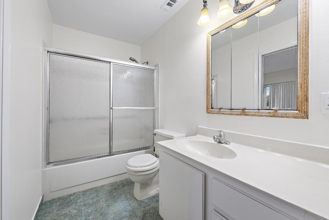CRESTHAVEN TOWNHOMES SEC 5 CONDO - Residential