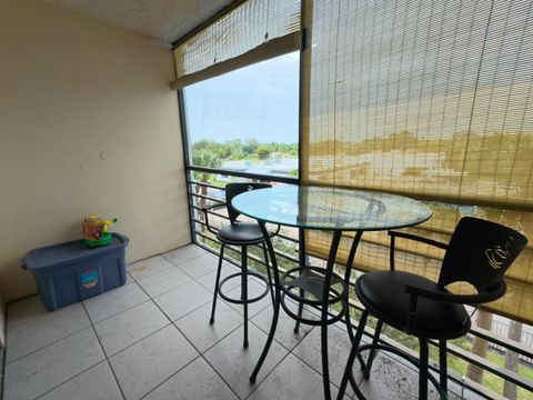 Tiny photo for 4640 W Lucerne Lakes Blvd Blvd W #404, Lake Worth, FL 33467 (MLS # B26020568)