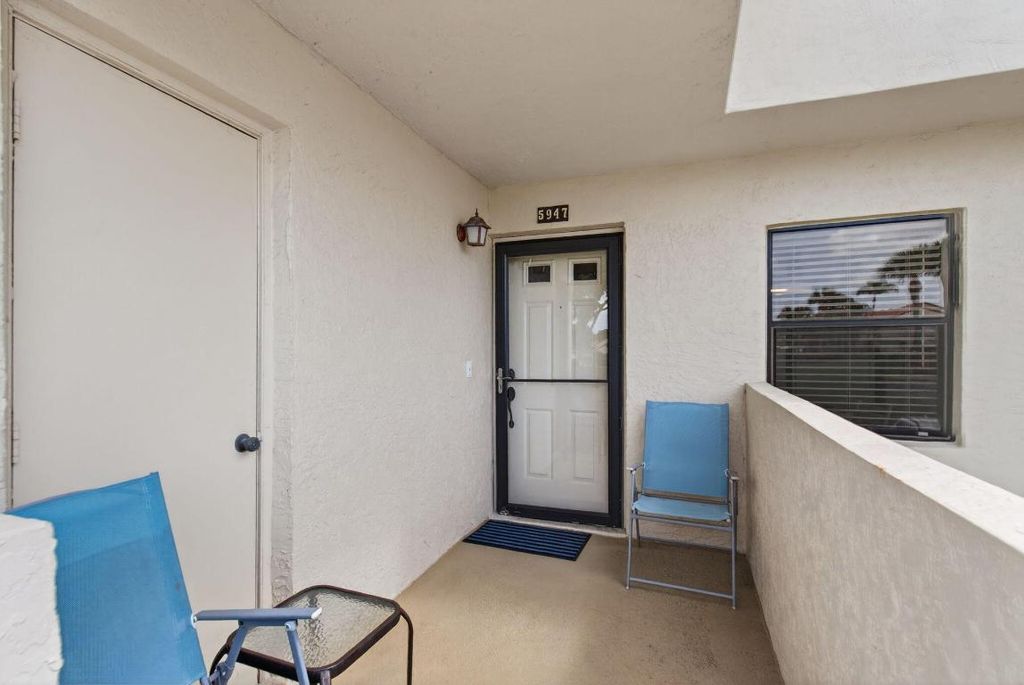 Photo of 5947 Parkwalk Drive, Boynton Beach, FL 33472 (MLS # R11098197)