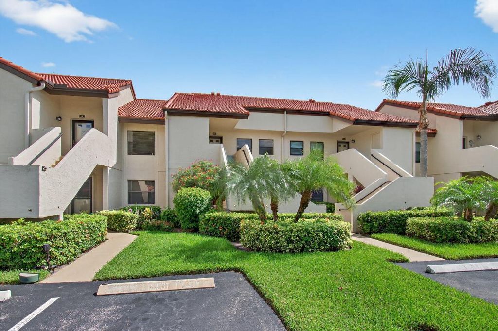 Photo of 5947 Parkwalk Drive, Boynton Beach, FL 33472 (MLS # R11098197)