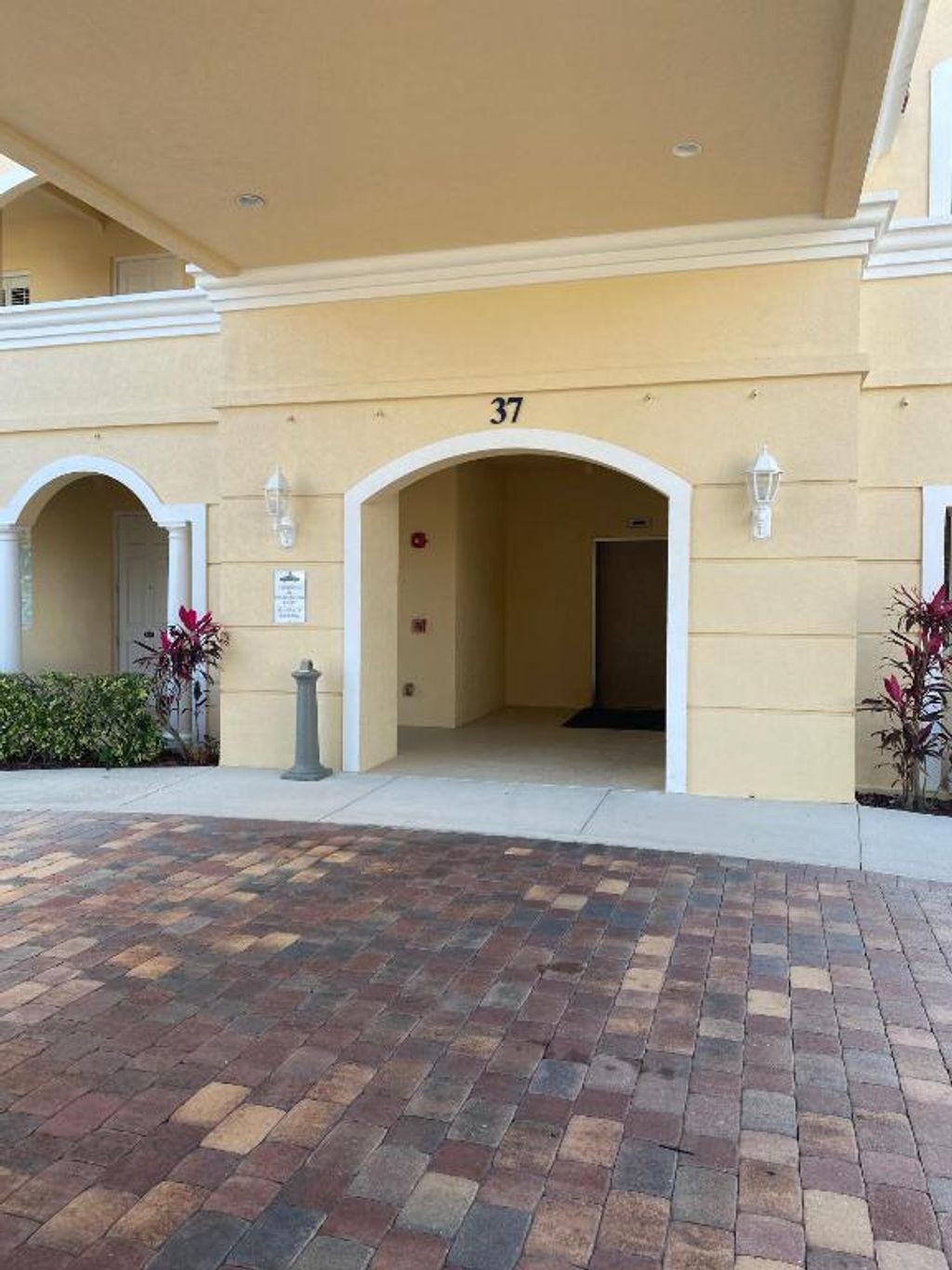 Photo of 37 Harbour Isle Drive E #201, Fort Pierce, FL 34949 (MLS # R10980945)
